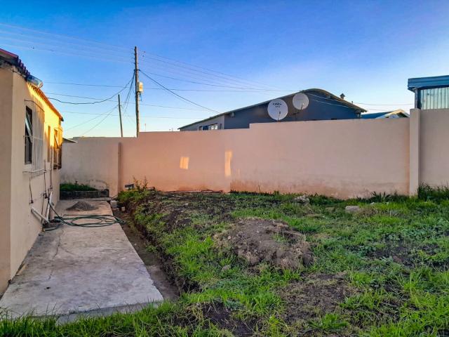 2 Bedroom House For Sale in Mdantsane Nu 9