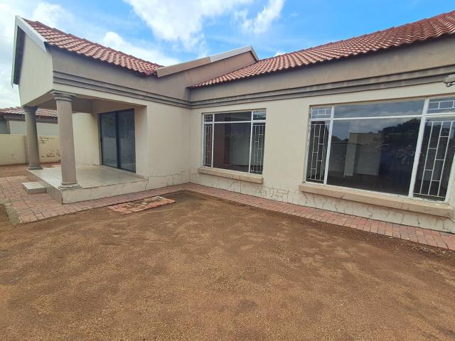 2 Bedroom House For Sale in Meiringspark