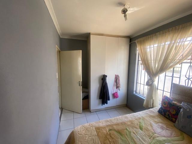 2 Bedroom House For Sale in Naturena