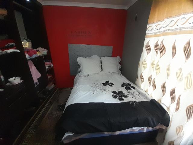 2 Bedroom House For Sale in Naturena