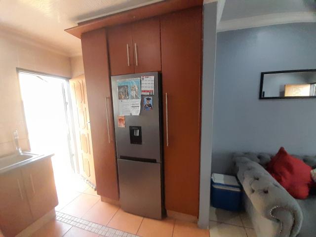 2 Bedroom House For Sale in Naturena
