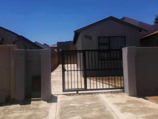 2 Bedroom house for sale in Naturena, Johannesburg