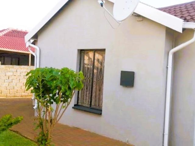 2 Bedroom house for sale in Naturena, Johannesburg