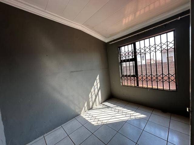 2 Bedroom House For Sale in Naledi