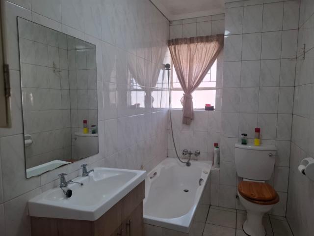 2 Bedroom House For Sale in New Redruth