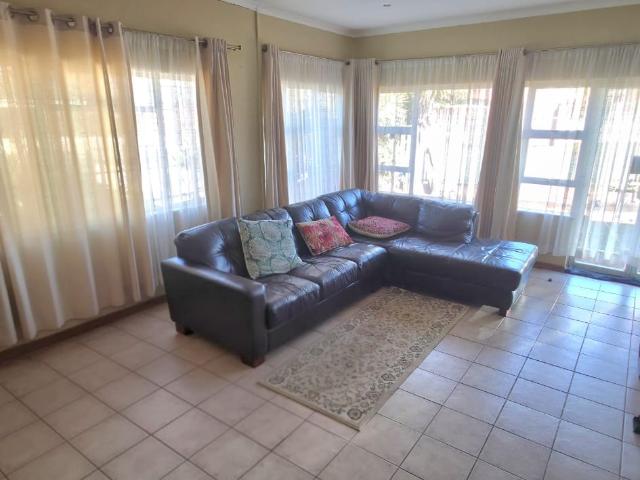 2 Bedroom House For Sale in South Hills