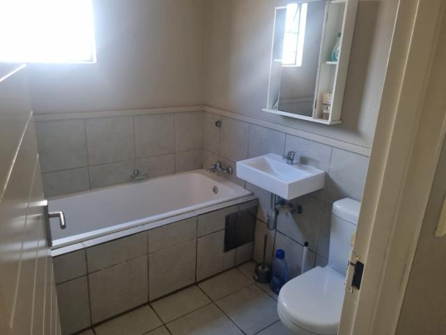 2 Bedroom House For Sale in South Hills