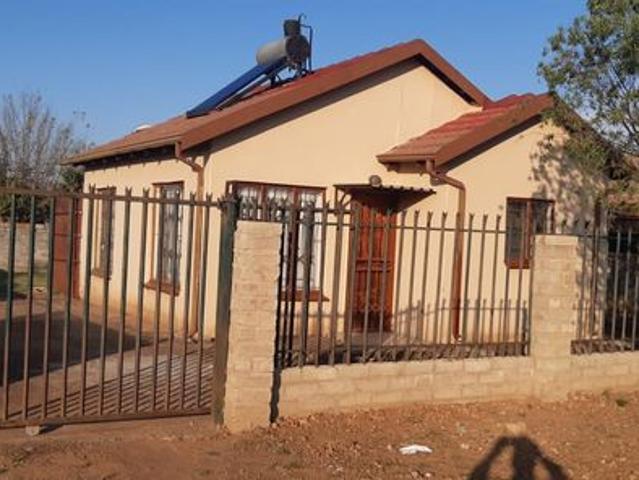 2 Bedroom House For Sale in Soshanguve B