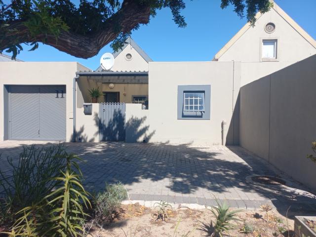 2 Bedroom House For Sale in Saldanha Central