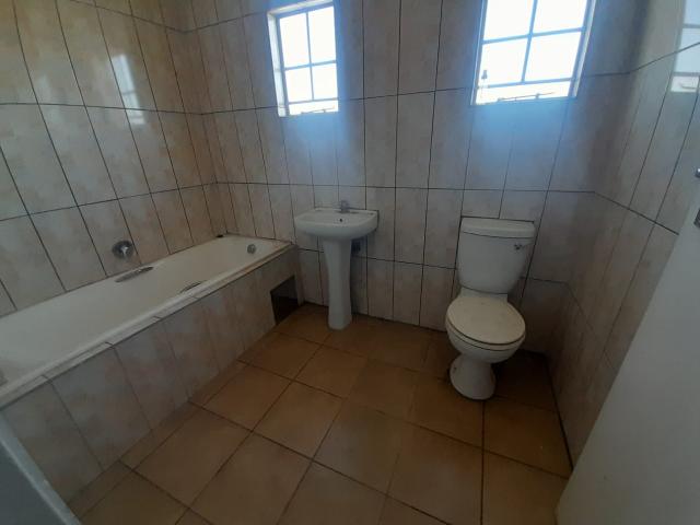 2 Bedroom House For Sale in Sky City