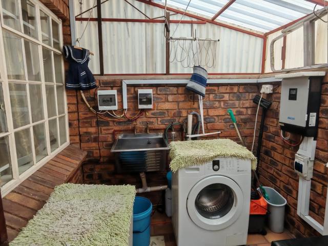 2 Bedroom House For Sale in Sunair Park