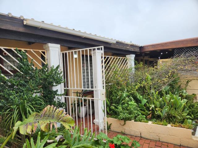 2 Bedroom House For Sale in Portlands