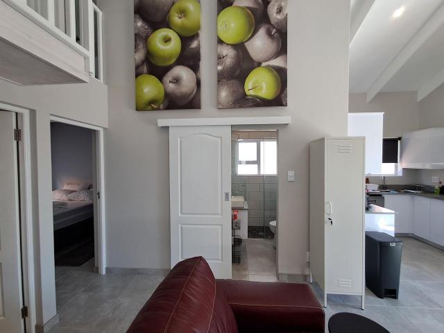 2 Bedroom House For Sale in Pearly Beach