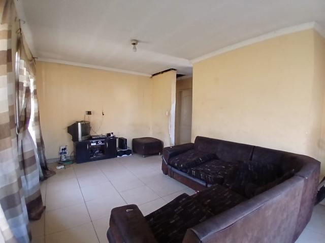 2 Bedroom House For Sale in Protea Glen