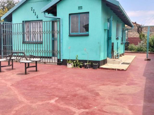 2 Bedroom House For Sale in Protea Glen