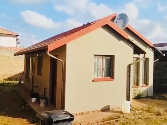 2 Bedroom House For Sale in Protea Glen