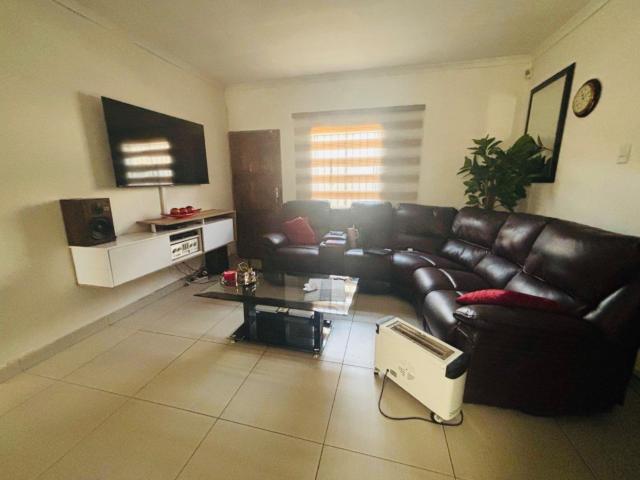 2 Bedroom House For Sale in Protea Glen