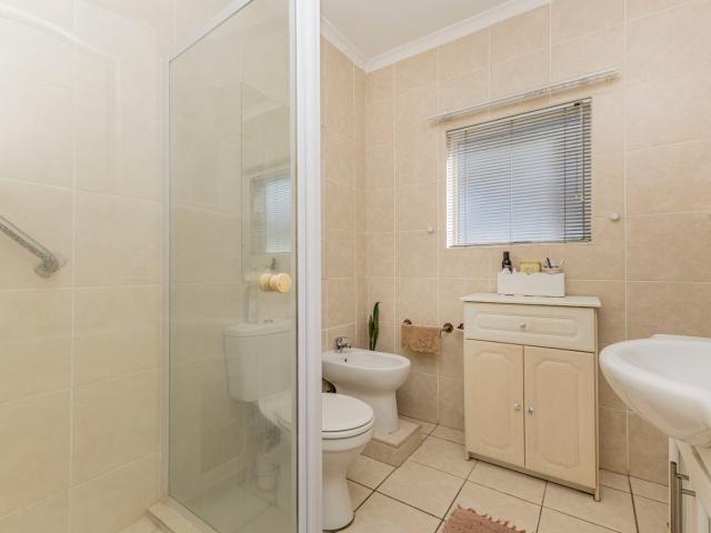 2 Bedroom House For Sale in Protea Heights