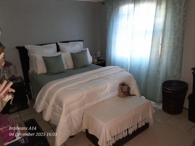 2 Bedroom House For Sale in Rosedale