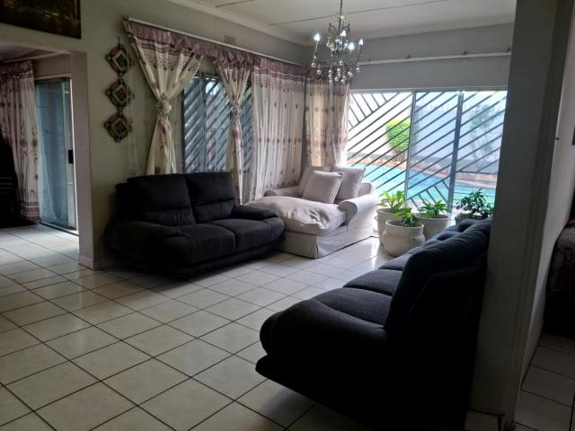 2 Bedroom House For Sale in Rewlatch