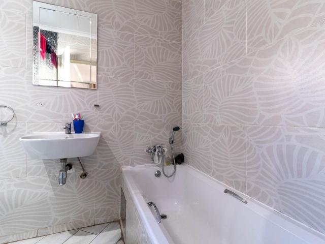 2 Bedroom House For Sale in Riverside View