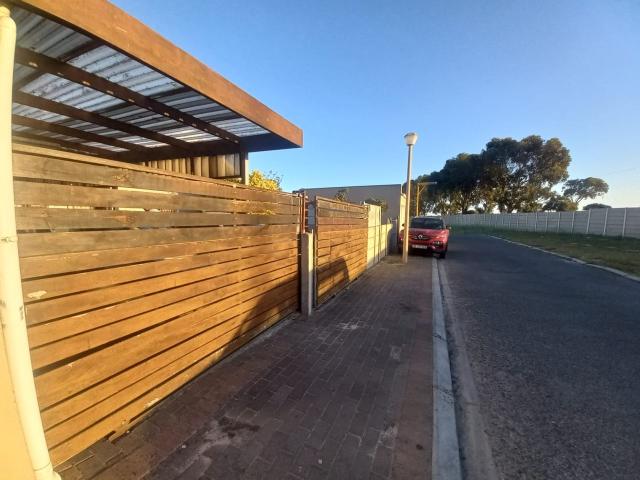 2 Bedroom House For Sale in Weltevreden Valley