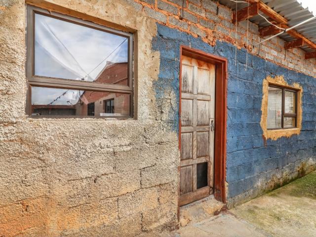 2 Bedroom House For Sale in Westbury
