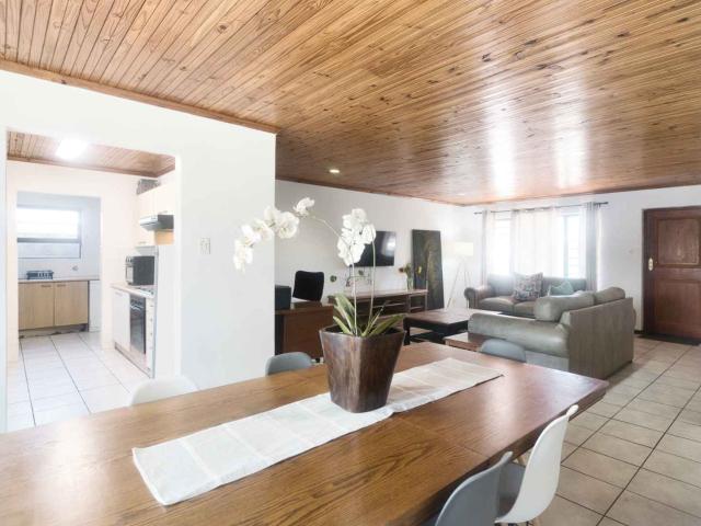2 Bedroom House For Sale in Westcliff