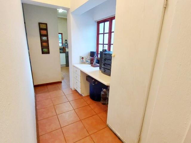 2 Bedroom House For Sale in Willaway