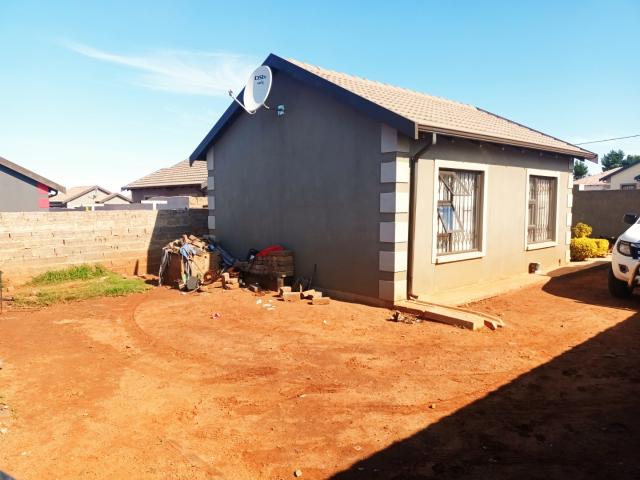 2 Bedroom House For Sale in Toekomsrus