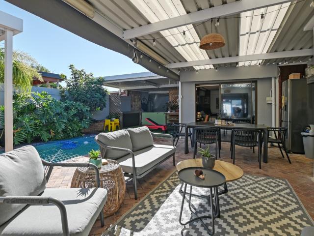 2 Bedroom House For Sale in Table View