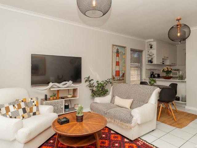 2 Bedroom house for sale in Table View, Blouberg