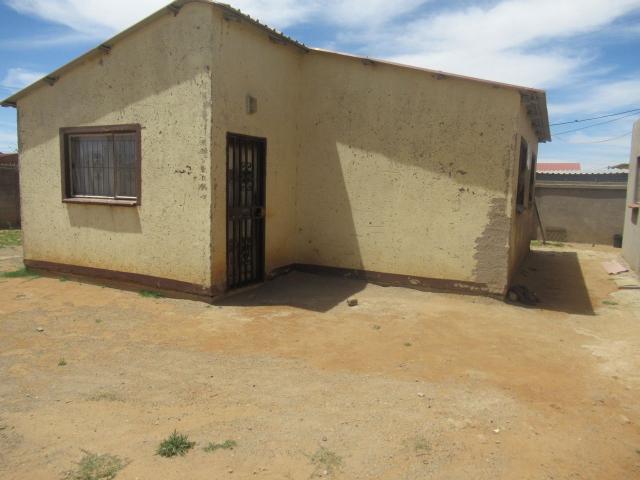2 Bedroom House For Sale in Thabong