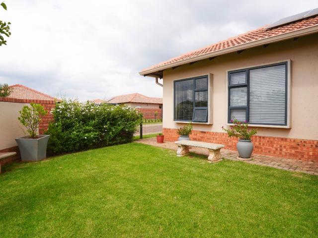 2 Bedroom House For Sale in The Retreat