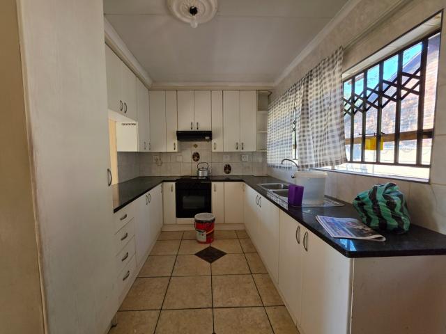 2 Bedroom House For Sale in Vaalpark