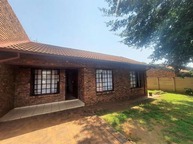 3 Bedroom House For Sale in Vanderbijlpark CE 1