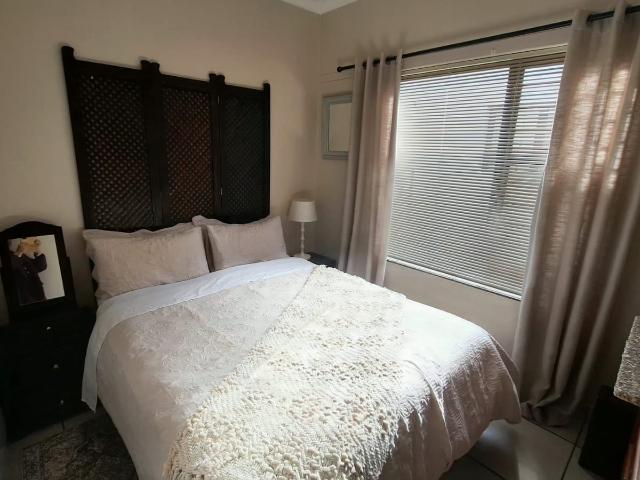 2 Bedroom House For Sale in Velddrif