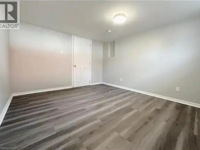 2 Bedroom House Kitchener ON LS100443801