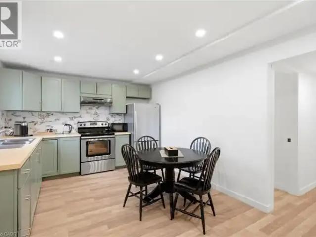 2 Bedroom House Kitchener ON LS101301709