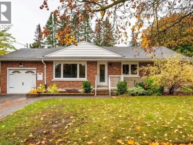 2 Bedroom House Kitchener ON LS101476095