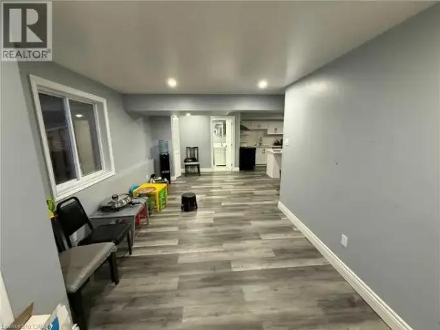 2 Bedroom House Kitchener ON LS102339144