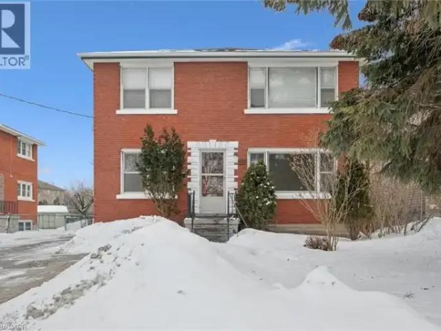 2 Bedroom House Kitchener ON LS102578809