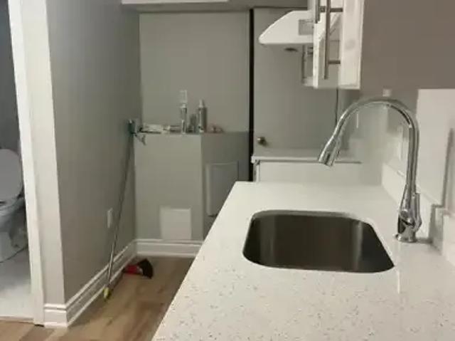 2 Bedroom House Kitchener ON LS103091640