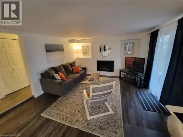 2 Bedroom House Kitchener ON 101585071