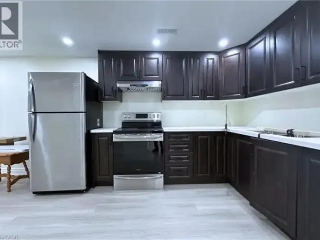 2 Bedroom House Kitchener ON 101827390