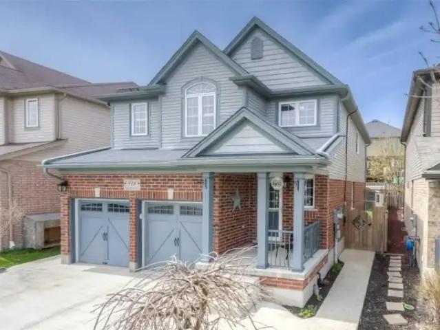 2 Bedroom House Kitchener ON 102434424