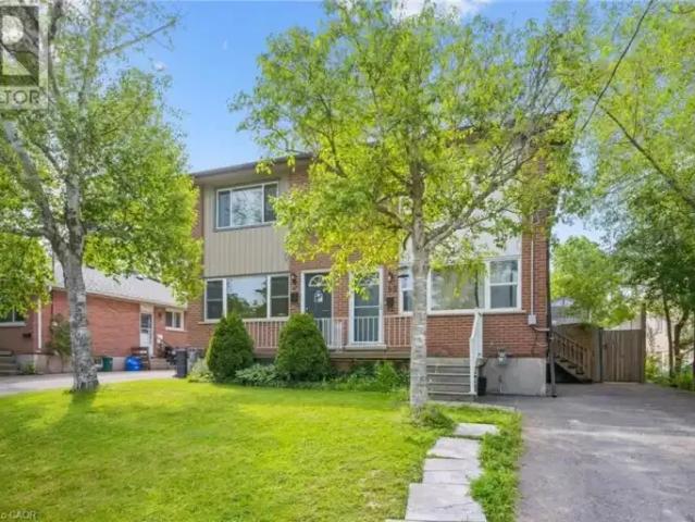 2 Bedroom House Kitchener ON 102518850