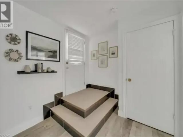 2 Bedroom House Kitchener ON 103368018