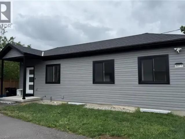 2 Bedroom House Kitchener ON 103380044