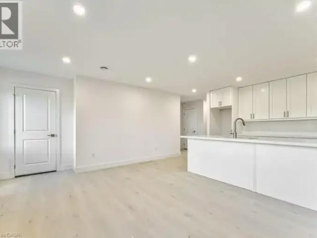 2 Bedroom House Kitchener ON 103740018